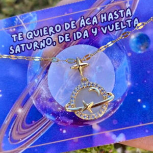 Collar de Acero con dije de Saturno con nácar Chapado en Oro Real 18K